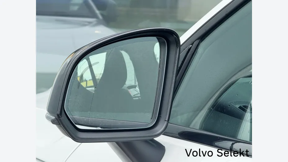 VOLVO XC40 XC40 B3 Plus Dark aut