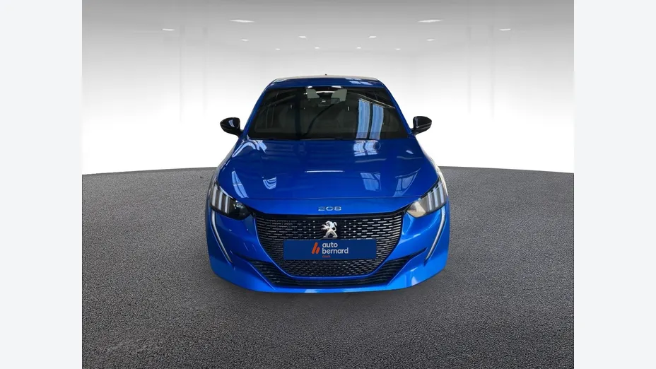 PEUGEOT 208 -