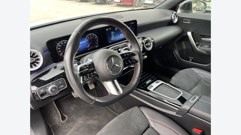 MERCEDES-BENZ A Klasa A 200 AMG Line 7G-DCT