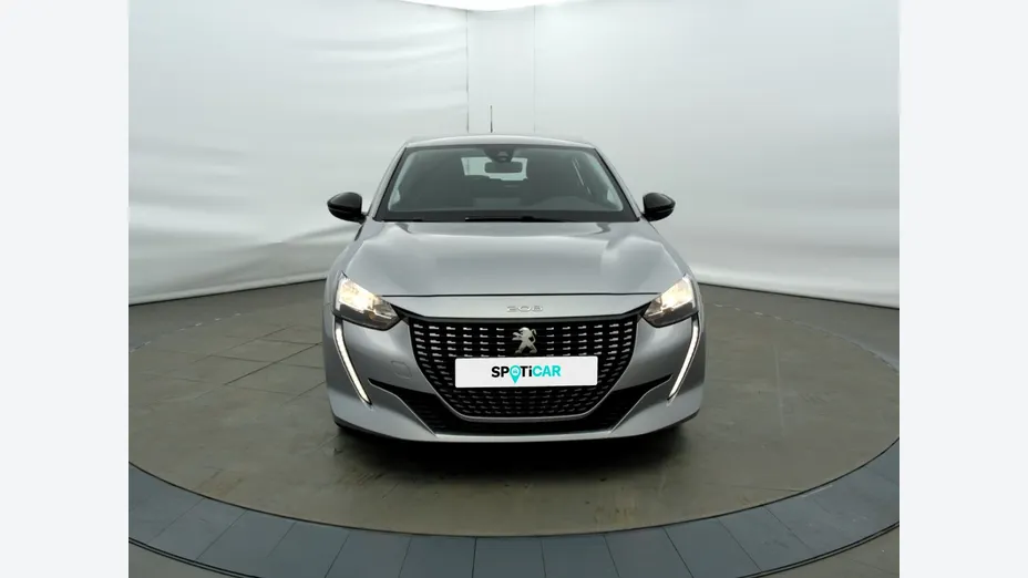 PEUGEOT 208 -