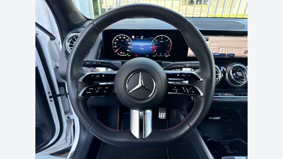 MERCEDES-BENZ GLB GLB 220 d 4-Matic AMG Line 8G-DCT