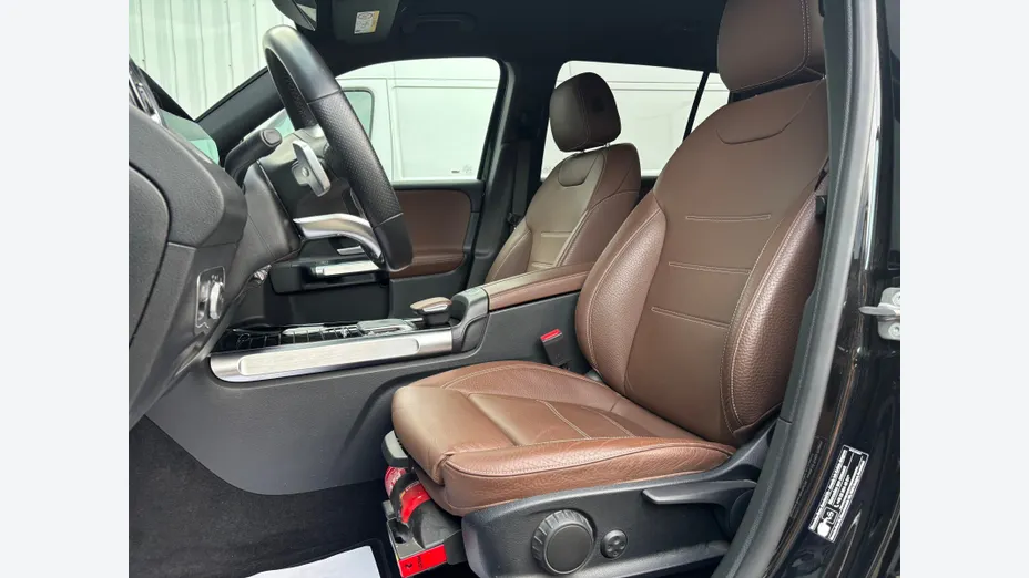 MERCEDES-BENZ GLB GLB 200 AMG Line 7G-DCT