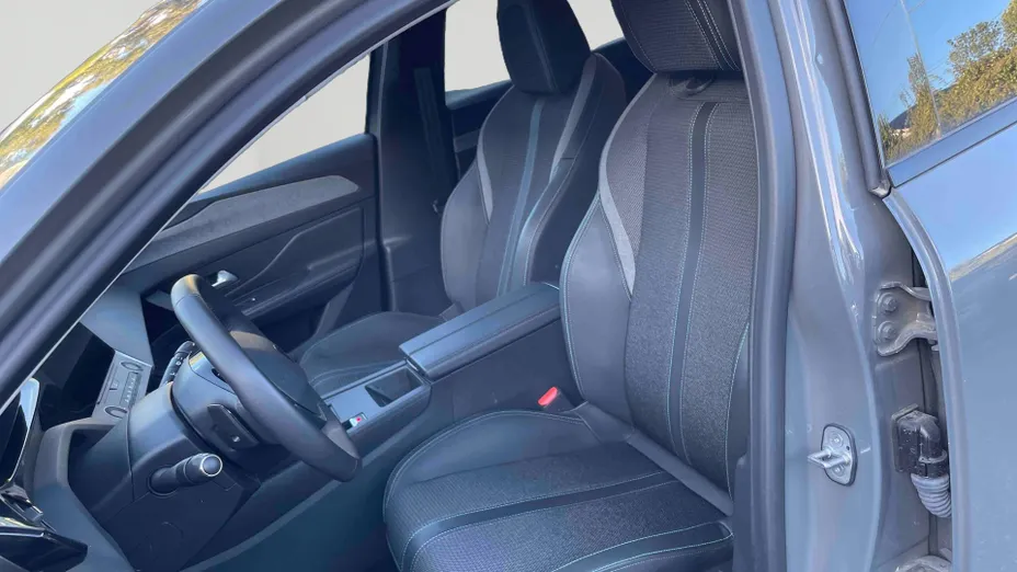 PEUGEOT 308 -