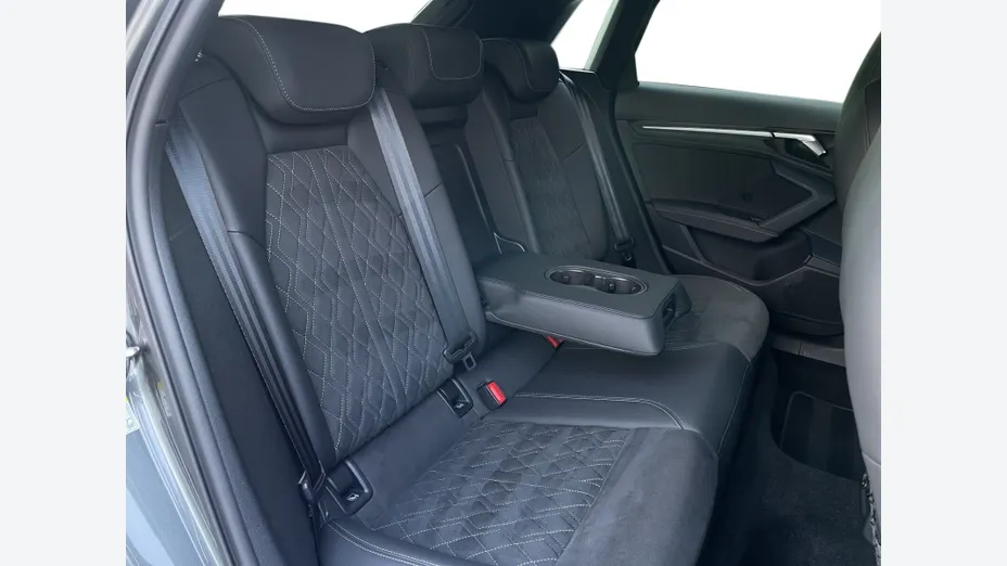 AUDI S3 Sportback -