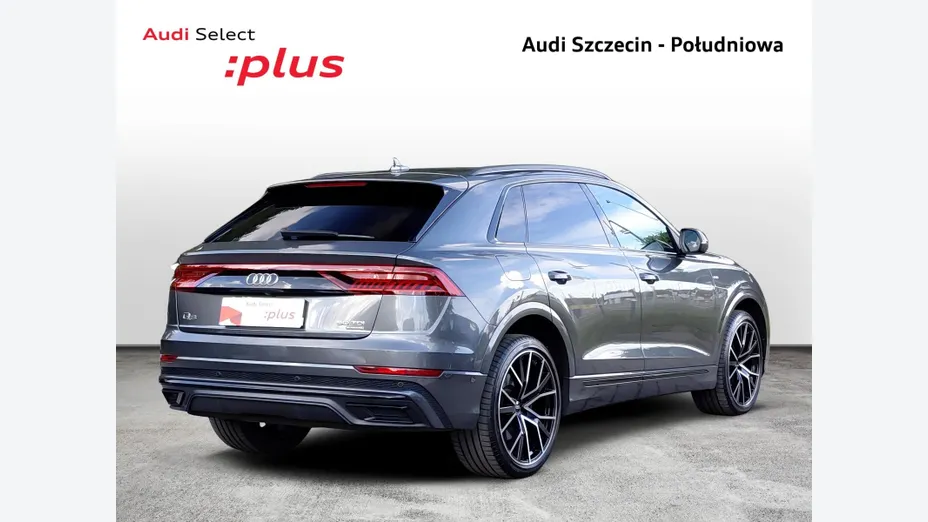 AUDI Q8 -
