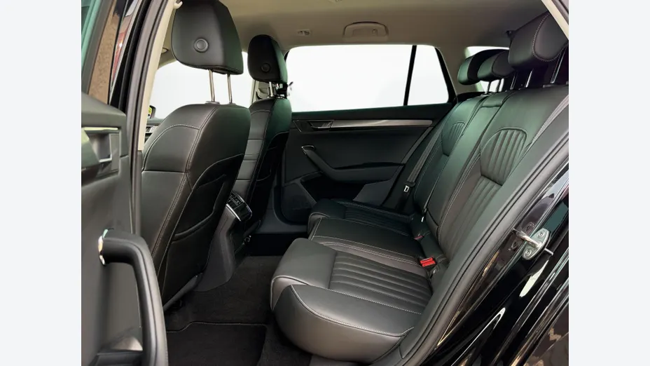 SKODA Superb Superb 2.0 TDI SCR Style DSG