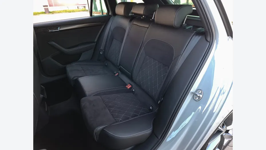 SKODA Superb Superb 2.0 TSI 4x4 Sportline DSG