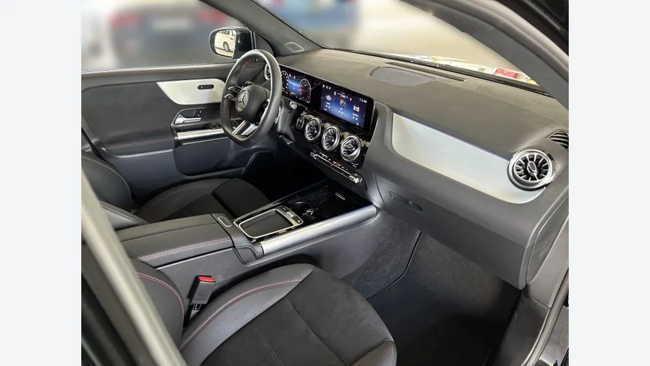 MERCEDES-BENZ GLA GLA 200 mHEV AMG Line 7G-DCT