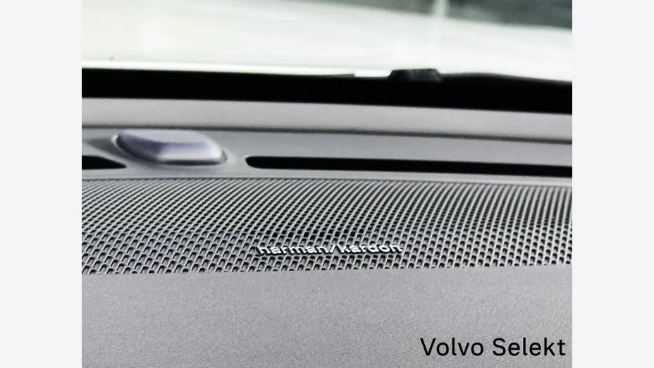 VOLVO XC40 XC40 B3 Plus Dark aut