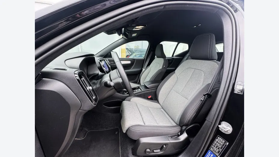 VOLVO XC40 XC40 B3 Plus Dark aut