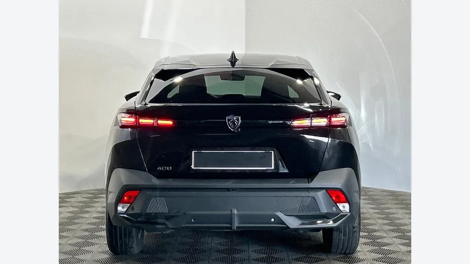 PEUGEOT 408 -