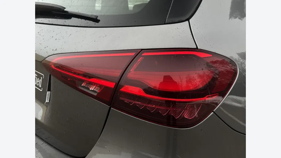 MERCEDES-BENZ A Klasa A 200 AMG Line 7G-DCT