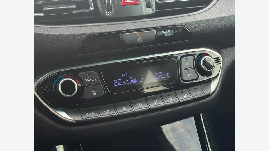 HYUNDAI i30 i30 1.5 T-GDI 48V Smart