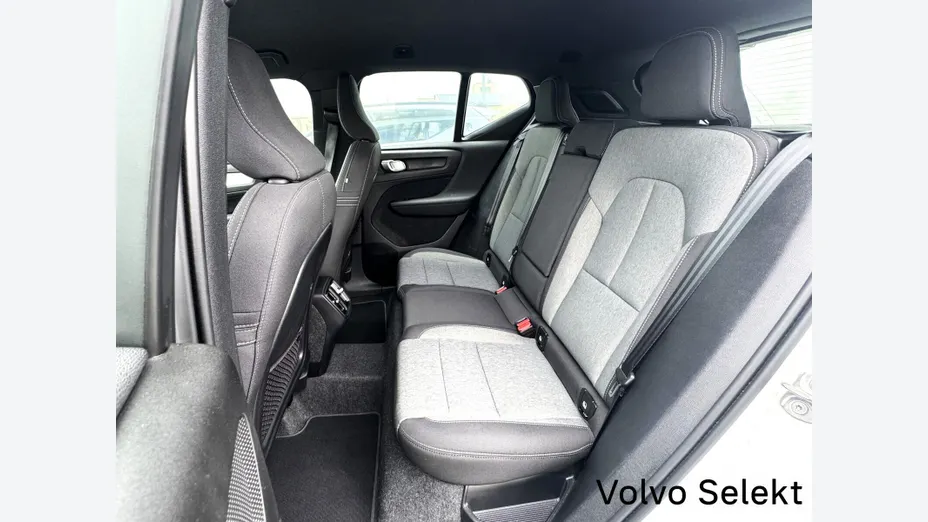 VOLVO XC40 XC40 B3 Plus Dark aut
