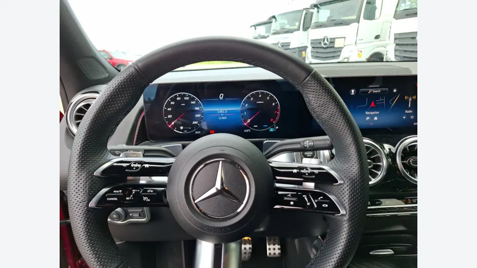 MERCEDES-BENZ GLB GLB 200 mHEV AMG Line 7G-DCT