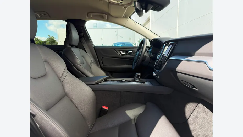 VOLVO V60 V60 CC Plus B5 B AWD aut