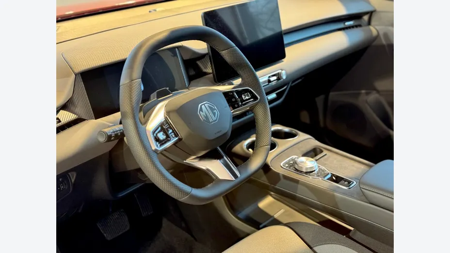 MG MGS5 MGS5 49kWh Standard Range RWD Excite Nowy