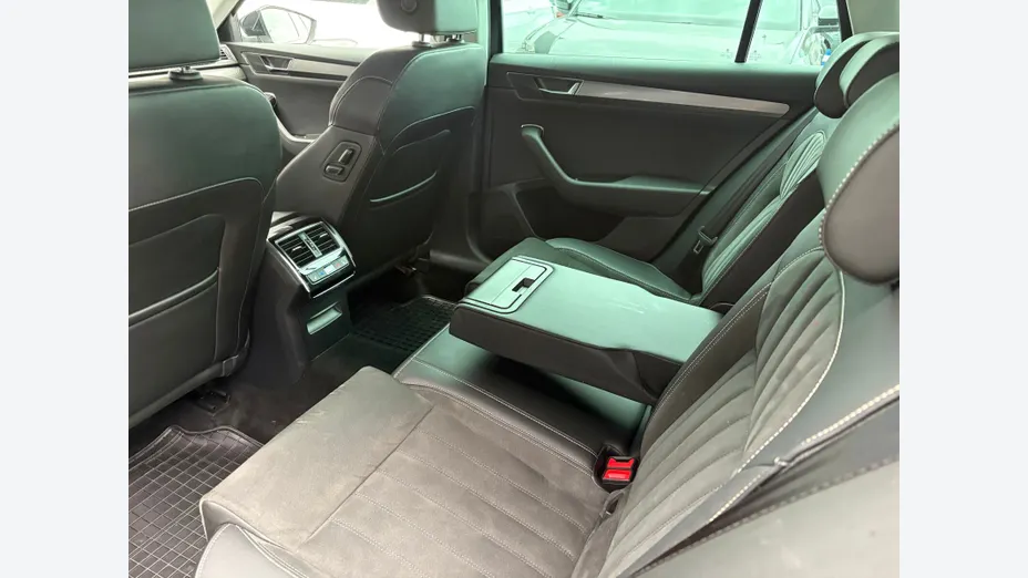 SKODA Superb Superb 2.0 TDI SCR Style DSG