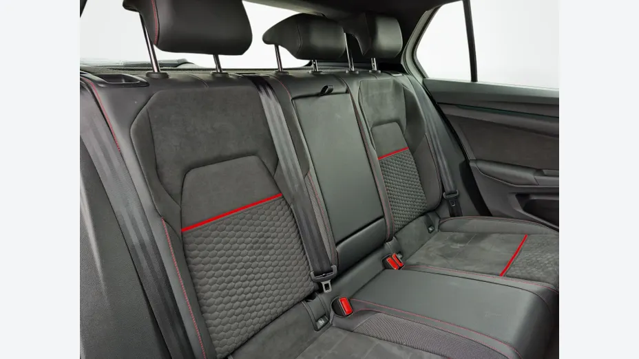 VOLKSWAGEN Golf -