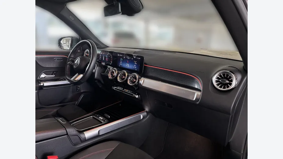 MERCEDES-BENZ GLB GLB 200 mHEV AMG Line 7G-DCT