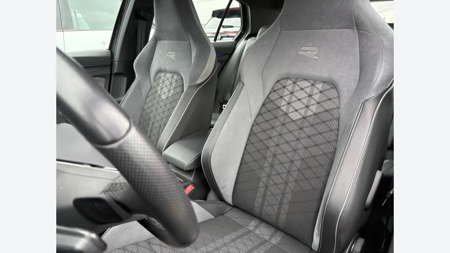 VOLKSWAGEN Golf Golf VIII 1.5 eTSI R-Line DSG