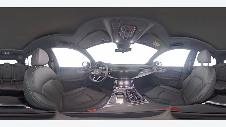 AUDI Q8 -