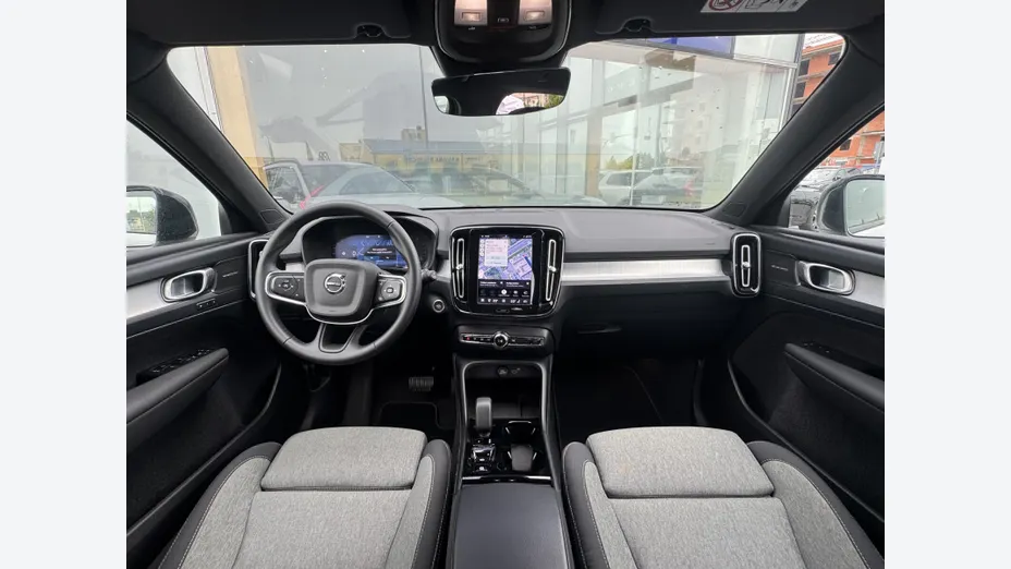 VOLVO XC40 XC40 B3 Plus Dark aut