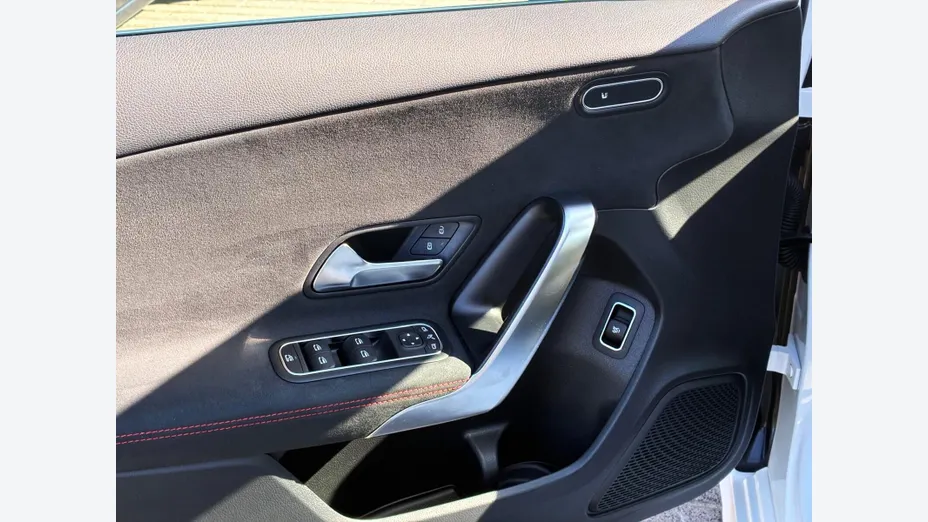 MERCEDES-BENZ A Klasa A 200 AMG Line 7G-DCT