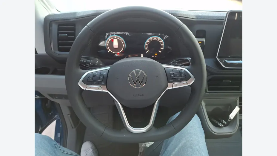 VOLKSWAGEN Crafter Crafter 35 BiTDI 4Motion (13,6m3) aut Nowy