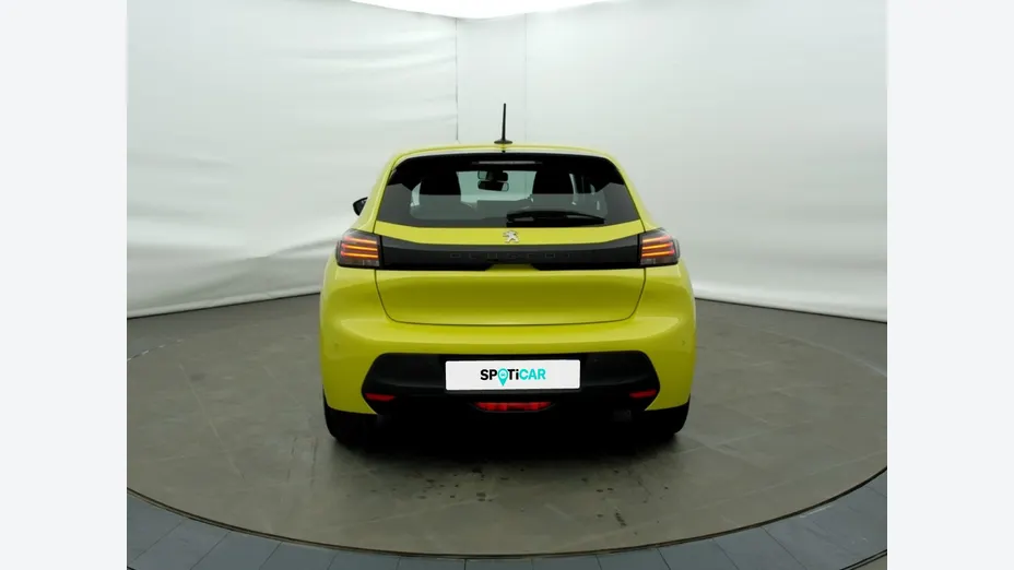 PEUGEOT 208 -