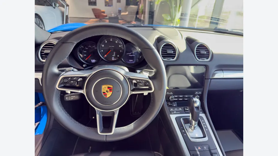 PORSCHE 718 -