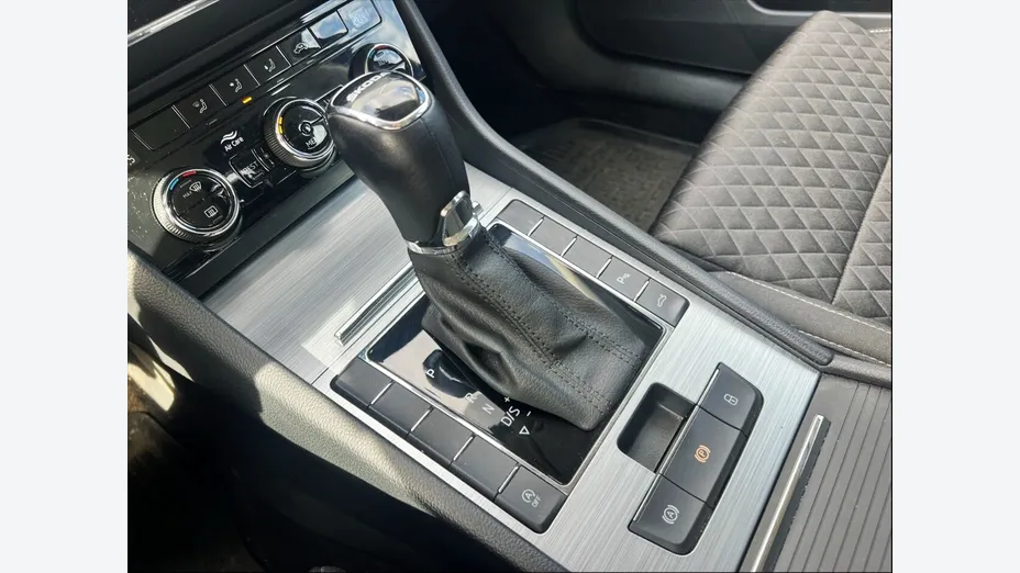 SKODA Superb Superb 2.0 TDI SCR Ambition DSG