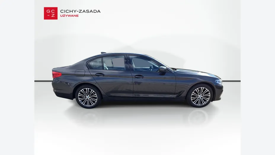 BMW Seria 5 520d xDrive Luxury Line sport-aut