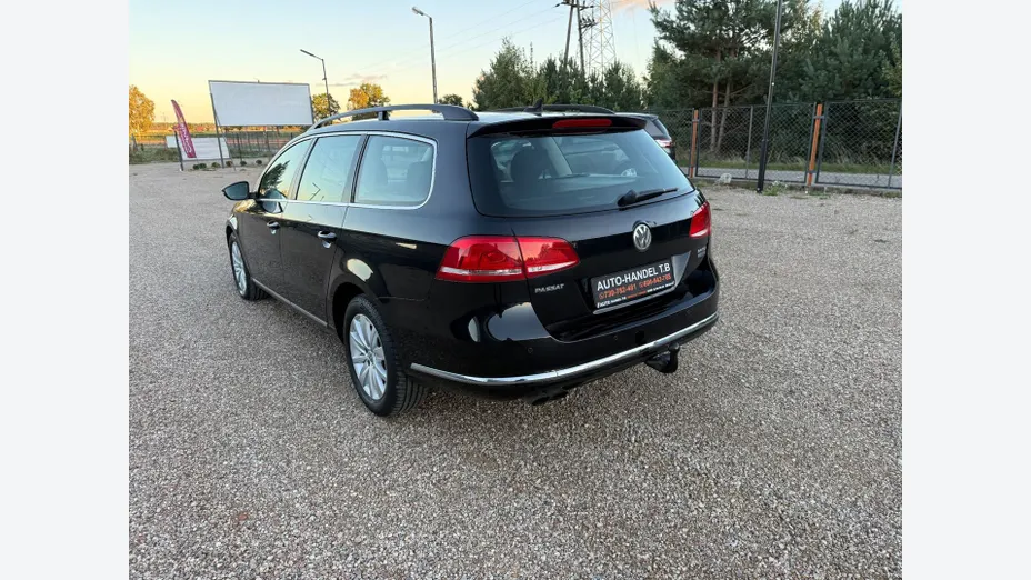 VOLKSWAGEN Passat -