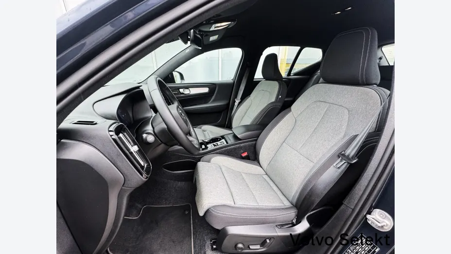 VOLVO XC40 XC40 B3 Plus Dark aut