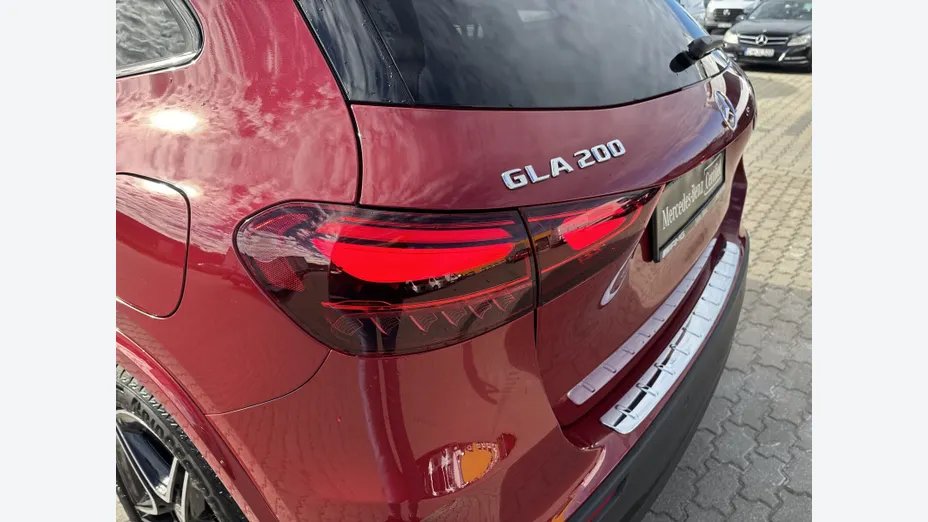 MERCEDES-BENZ GLA GLA 200 mHEV AMG Line 7G-DCT