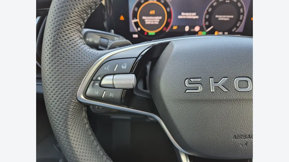 SKODA Kodiaq Kodiaq 1.5 TSI mHEV 4x2 Drive DSG Nowy