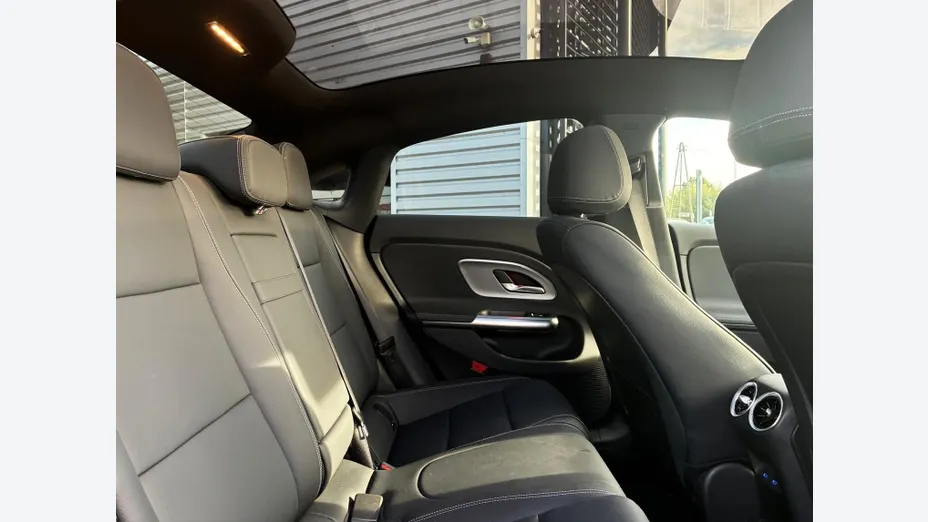 MERCEDES-BENZ CLA -