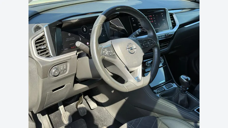 OPEL Grandland -