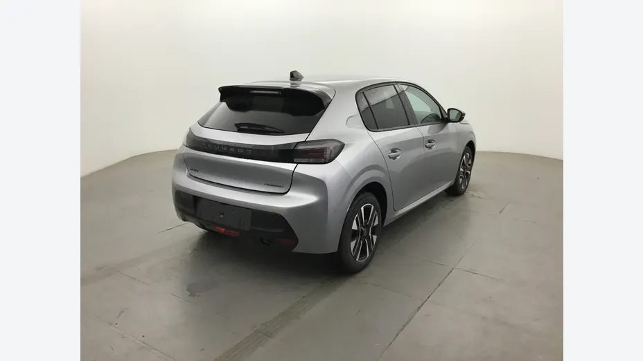 PEUGEOT 208 -