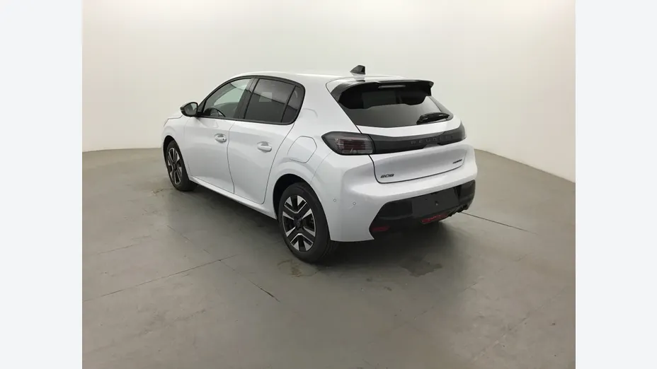 PEUGEOT 208 -