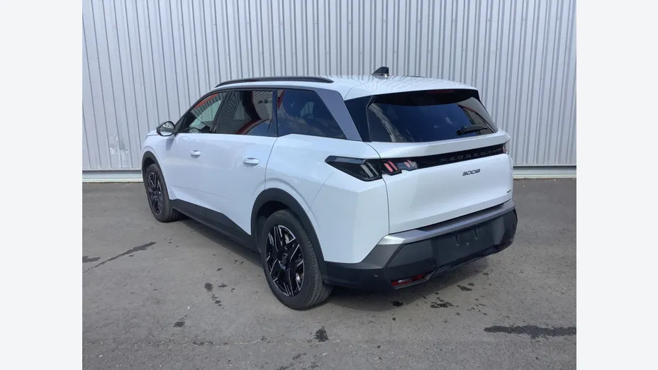 PEUGEOT 5008 -