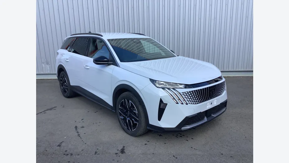 PEUGEOT 5008 -
