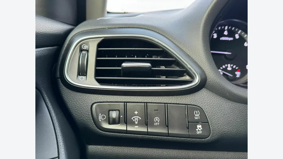 HYUNDAI i30 i30 1.5 T-GDI 48V Modern