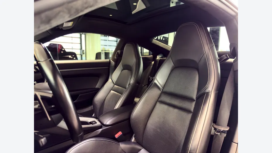 PORSCHE 911 911 Carrera 4S