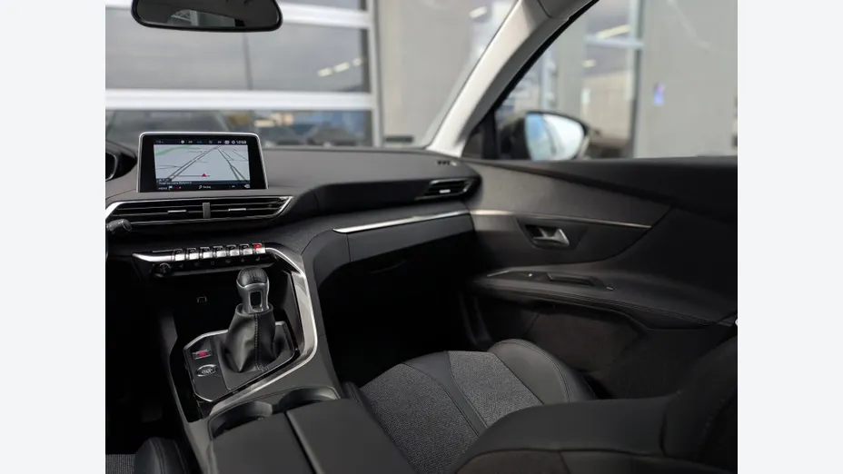 PEUGEOT 3008 3008 1.2 PureTech Allure S&S