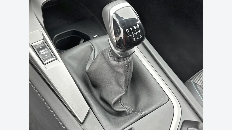 PEUGEOT 308 -