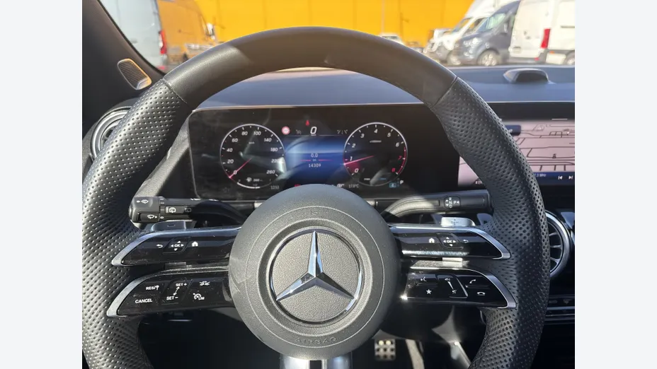 MERCEDES-BENZ GLA GLA 200 mHEV AMG Line 7G-DCT