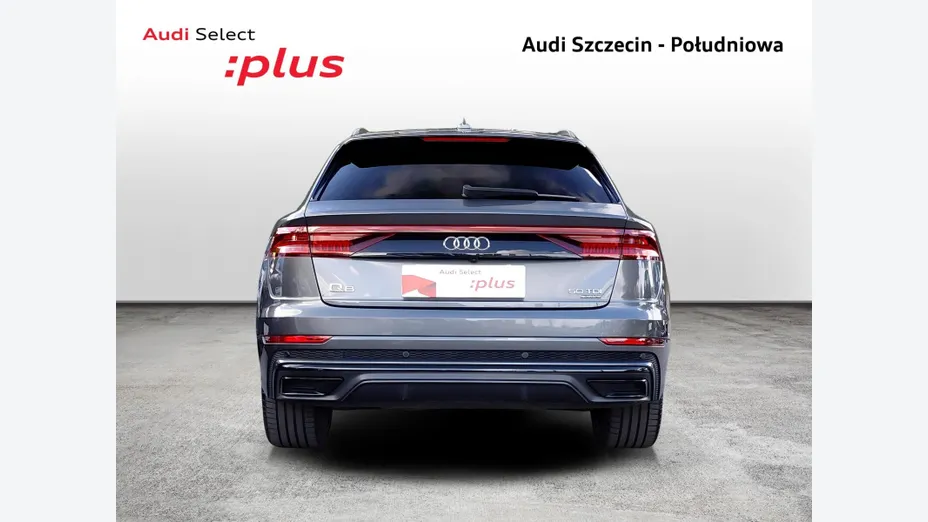 AUDI Q8 -