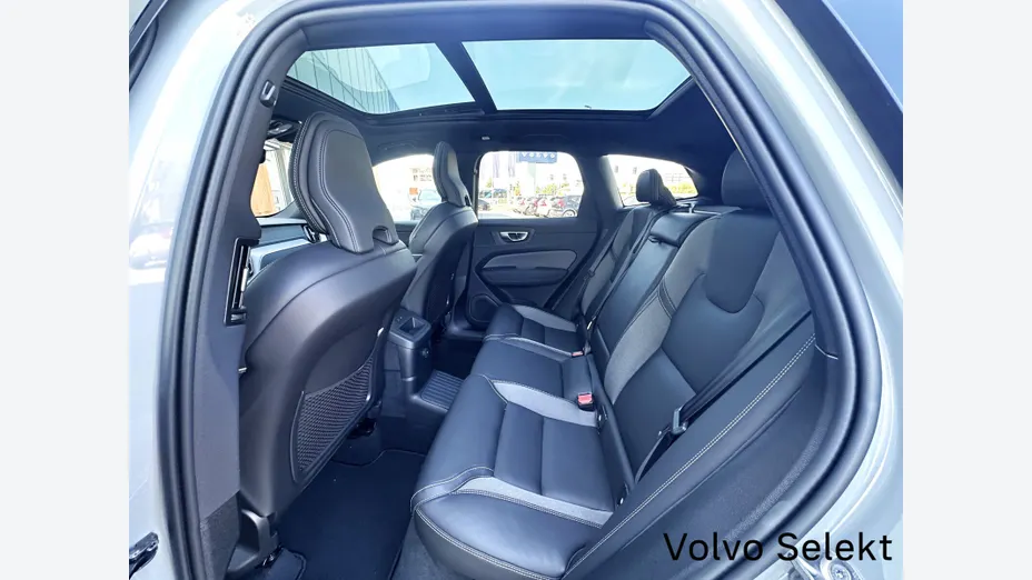 VOLVO XC60 XC60 T8 Plug-In Hybrid AWD Ultra Black Edition aut